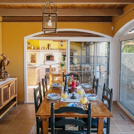 Villa Retro Villa Vergel - With Solar Heated Pool, Sauna, Jacuzzi, Spacious Work Desk&Wifi Costa De Antigua