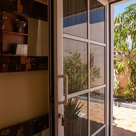 Retro Villa Vergel - With Solar Heated Pool, Sauna, Jacuzzi, Spacious Work Desk&Wifi *
