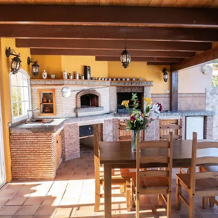 Retro Villa Vergel - With Solar Heated Pool, Sauna, Jacuzzi, Spacious Work Desk & Wifi