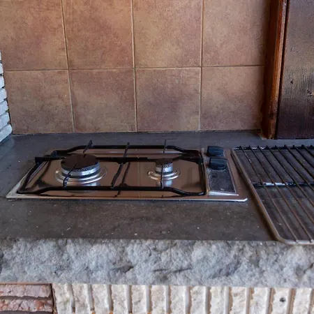 Villa Retro Villa Vergel - With Solar Heated Pool, Sauna, Jacuzzi, Spacious Work Desk & Wifi