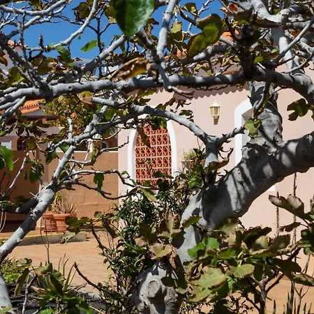 Villa Retro Villa Vergel - With Solar Heated Pool, Sauna, Jacuzzi, Spacious Work Desk & Wifi Costa De Antigua