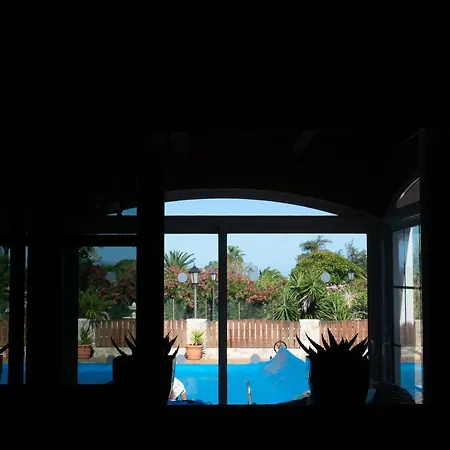 Retro Villa Vergel - With Solar Heated Pool, Sauna, Jacuzzi, Spacious Work Desk & Wifi Villa *