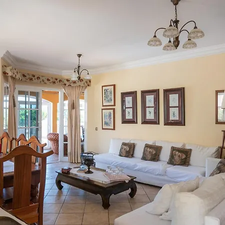 Retro Villa Vergel - With Solar Heated Pool, Sauna, Jacuzzi, Spacious Work Desk & Wifi