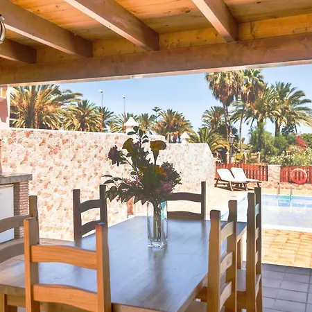 Villa Retro Villa Vergel - With Solar Heated Pool, Sauna, Jacuzzi, Spacious Work Desk & Wifi *